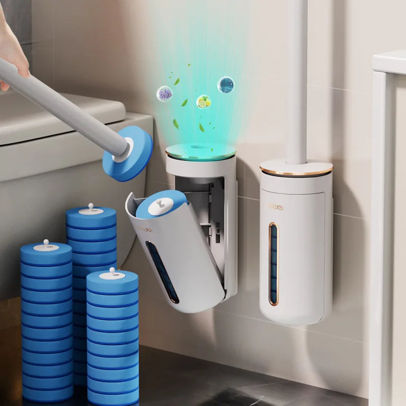 Escova sanitária com cabeças descartáveis e suporte de parede, ideal para limpeza profunda e higiênica do vaso sanitário.