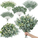 Kit com 20 hastes de folhagens artificiais de eucalipto em diferentes modelos para arranjos e decoração.