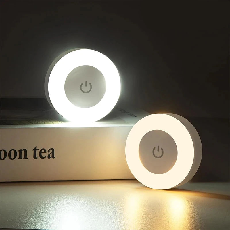 Luminária LED touch recarregável magnética com três temperaturas de luz, ideal para quarto, armário, corredor, cozinha e cabeceira.