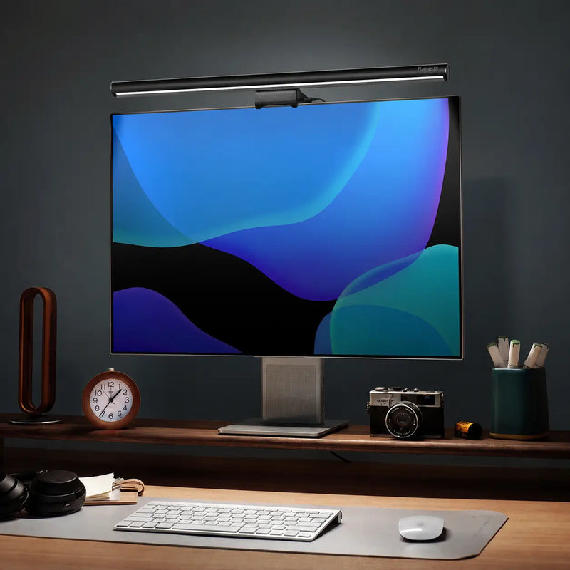 Luminária LED Baseus para monitor com alimentação USB, brilho ajustável e iluminação sem reflexos na tela.